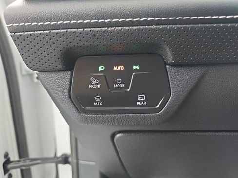 Used 2024 Volkswagen Atlas Cross Sport SEL R-Line AWD/4WD image 38