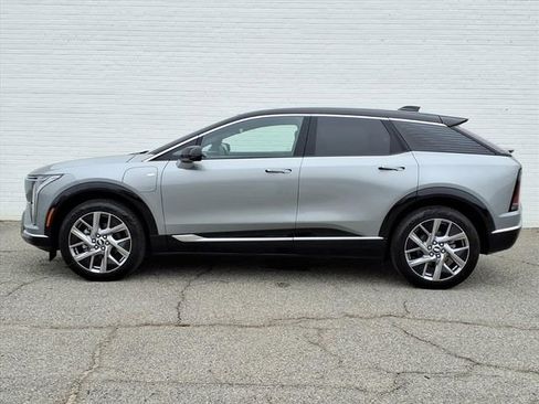 New 2026 Cadillac Optiq Luxury 1 image 2