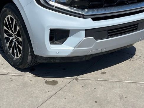 Used 2025 Ford Expedition Platinum AWD/4WD image 9