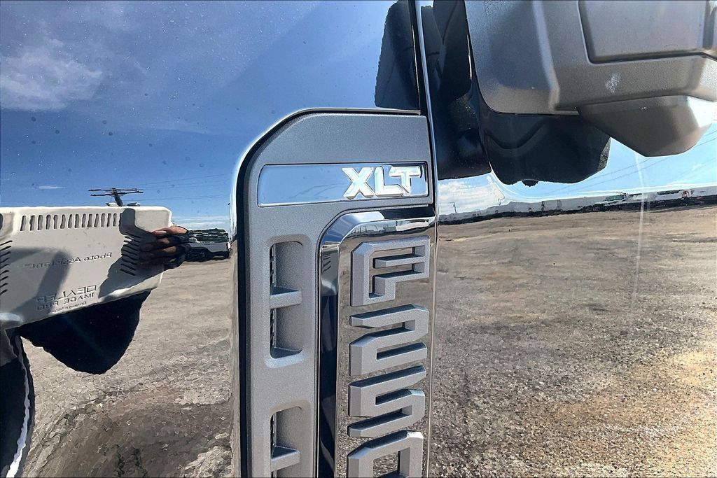 New 2025 Ford F250 XLT w/ Black Appearance Package AWD/4WD image 24