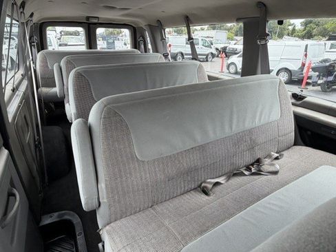 Used 1998 Ford E-350 and Econoline 350 XLT RWD image 15