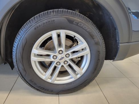 Used 2022 Ford Explorer XLT w/ Equipment Group 202A AWD/4WD image 7