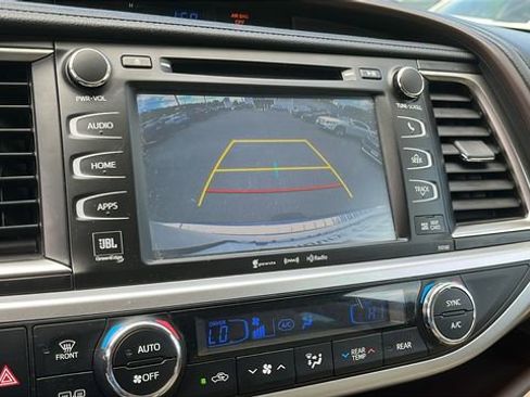 Used 2016 Toyota Highlander Limited AWD/4WD image 16