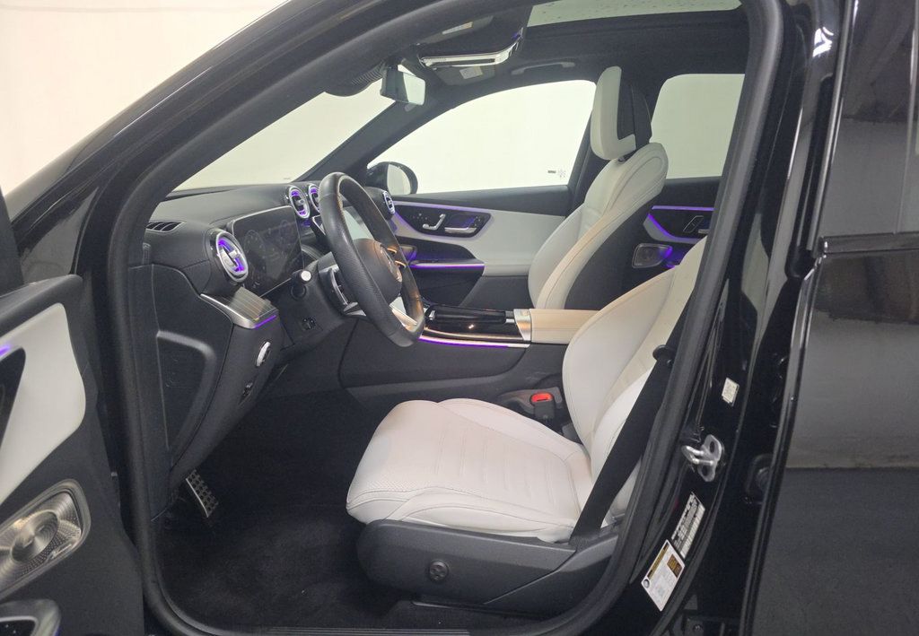 Used 2023 Mercedes-Benz GLC 300 4MATIC w/ AMG Line image 4