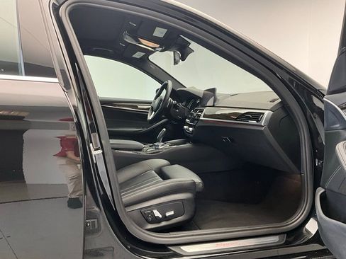 Used 2019 BMW 530i w/ Convenience Package image 6