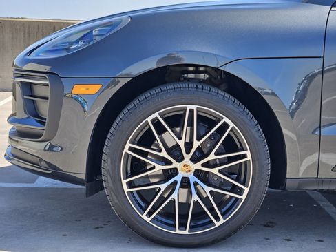 Certified 2026 Porsche Macan AWD/4WD image 13