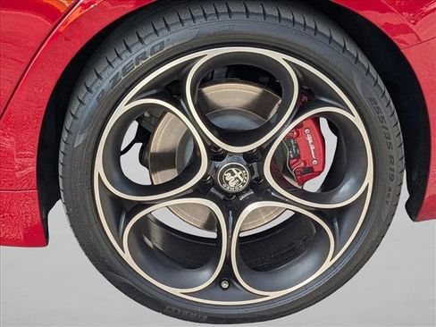 Used 2023 Alfa Romeo Giulia Veloce image 9