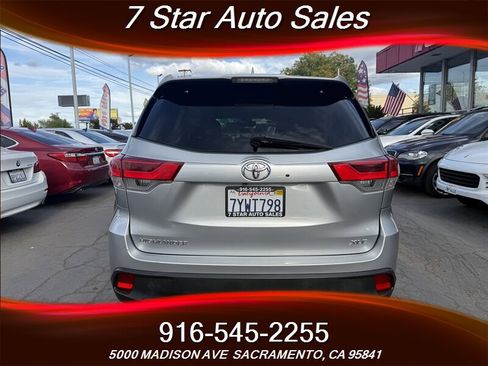 Used 2017 Toyota Highlander XLE image 5