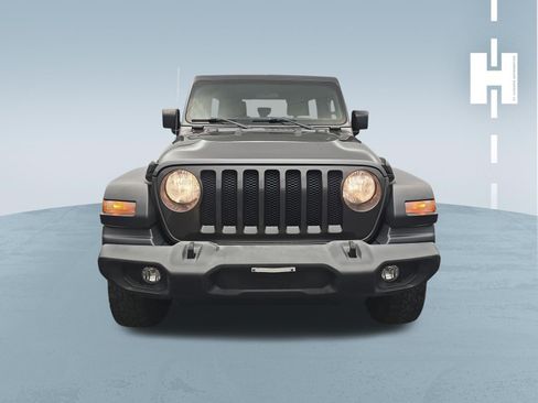Used 2018 Jeep Wrangler Unlimited Sport S AWD/4WD image 3