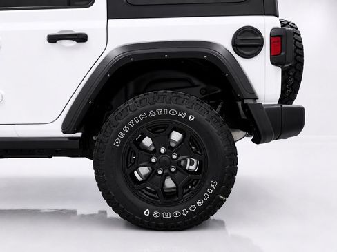 Used 2023 Jeep Wrangler Unlimited w/ Cold Weather Group AWD/4WD image 9