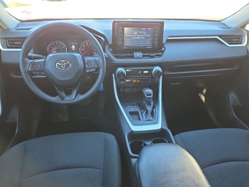 Used 2020 Toyota RAV4 LE image 11