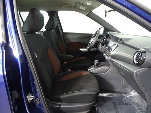 Used 2019 Nissan Kicks SR image 14