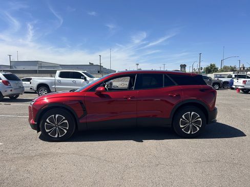 Used 2024 Chevrolet Blazer EV LT AWD/4WD image 2