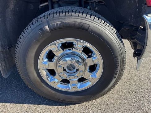 Used 2015 Ford F250 Lariat w/ Chrome Package image 9