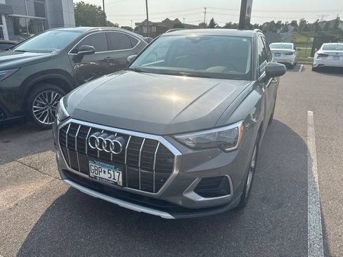 Used 2020 Audi Q3 2.0T Premium w/ Convenience Package AWD/4WD image 4