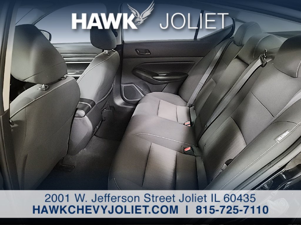 Used 2024 Nissan Altima 2.5 SV FWD image 11