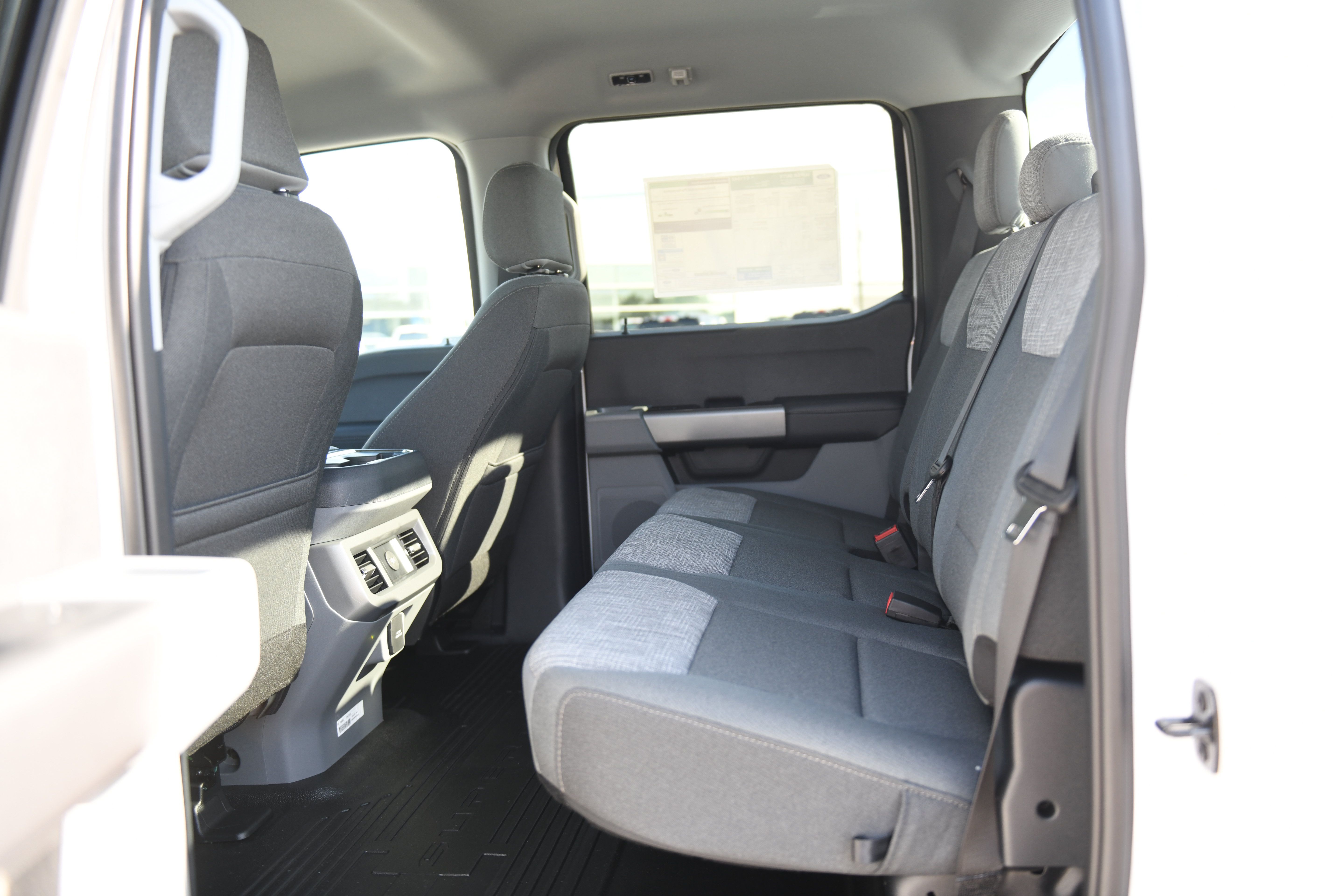 New 2027 Ford F250 XLT w/ F-250 >10K GVWR Package AWD/4WD image 13