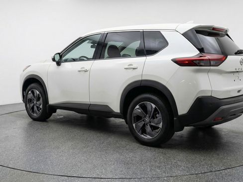 Used 2025 Nissan Rogue SV AWD/4WD image 6