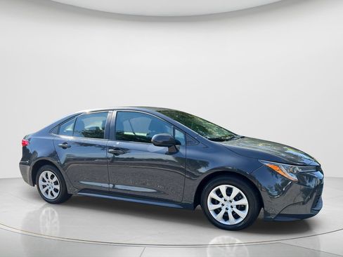 Used 2024 Toyota Corolla LE FWD image 3