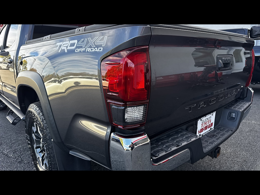 Certified 2019 Toyota Tacoma TRD Off-Road AWD/4WD image 15