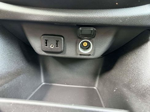 Used 2023 Chevrolet Traverse LS AWD/4WD image 20