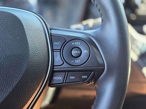 Used 2020 Toyota Corolla SE w/ SE Premium Package image 27