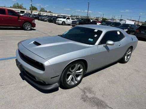Used 2022 Dodge Challenger R/T RWD image 2