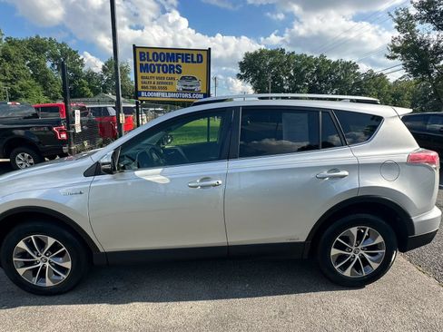 Used 2016 Toyota RAV4 XLE AWD/4WD image 8