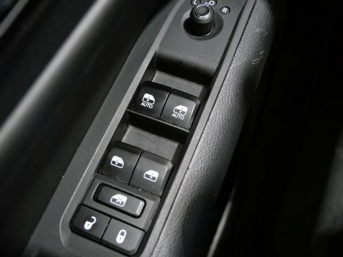 Used 2025 Jeep Compass Trailhawk AWD/4WD image 12