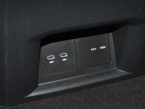 Certified 2023 Volkswagen Atlas SE image 19