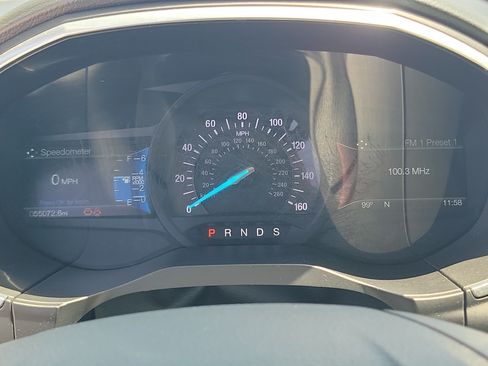 Used 2018 Ford Edge Titanium FWD image 34