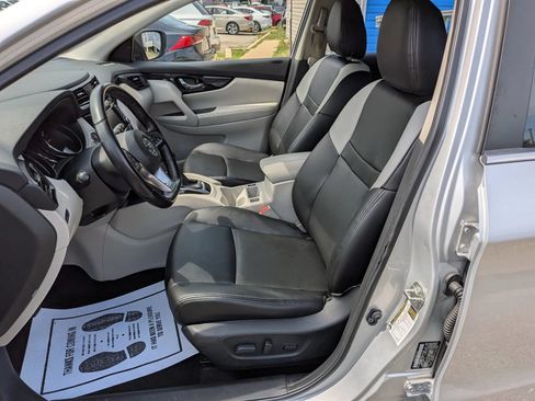 Used 2020 Nissan Rogue Sport SV w/ All-Weather Package AWD/4WD image 22