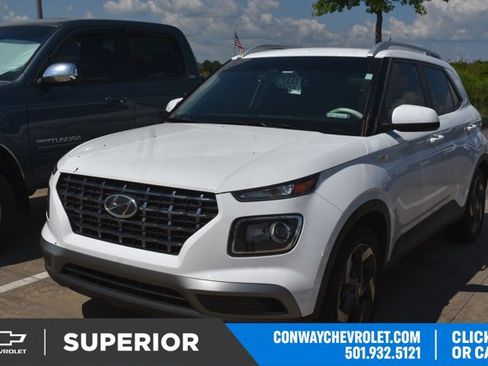 Used 2023 Hyundai Venue SEL FWD image 1