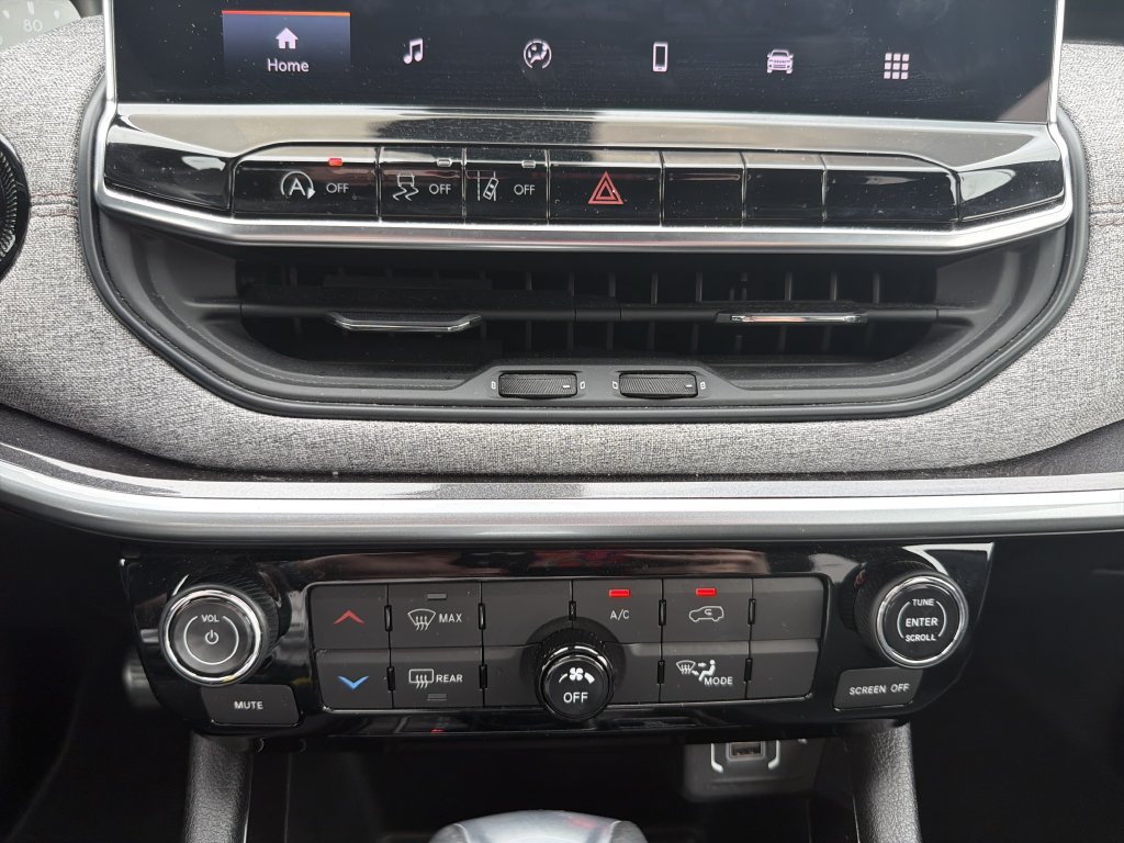 Used 2023 Jeep Compass Latitude AWD/4WD image 26