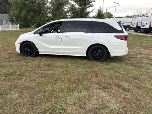 Used 2025 Honda Odyssey Sport-L image 8