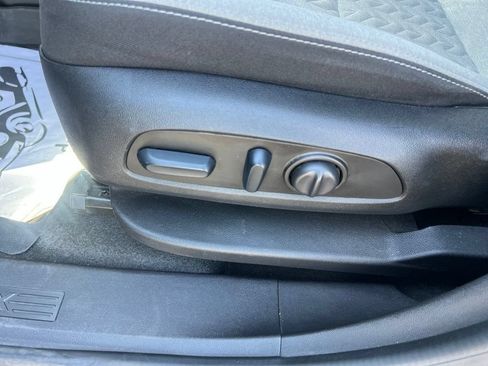 Used 2024 Chevrolet Equinox LS w/ LS Convenience Package FWD image 16