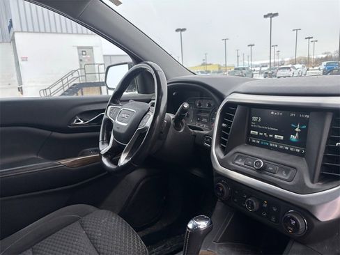 Used 2018 GMC Acadia SLE image 18