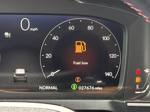 Used 2025 Honda Pilot Black Edition image 21