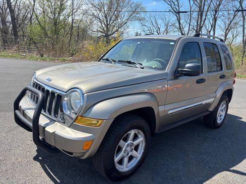 Used 2006 Jeep Liberty Limited image 1