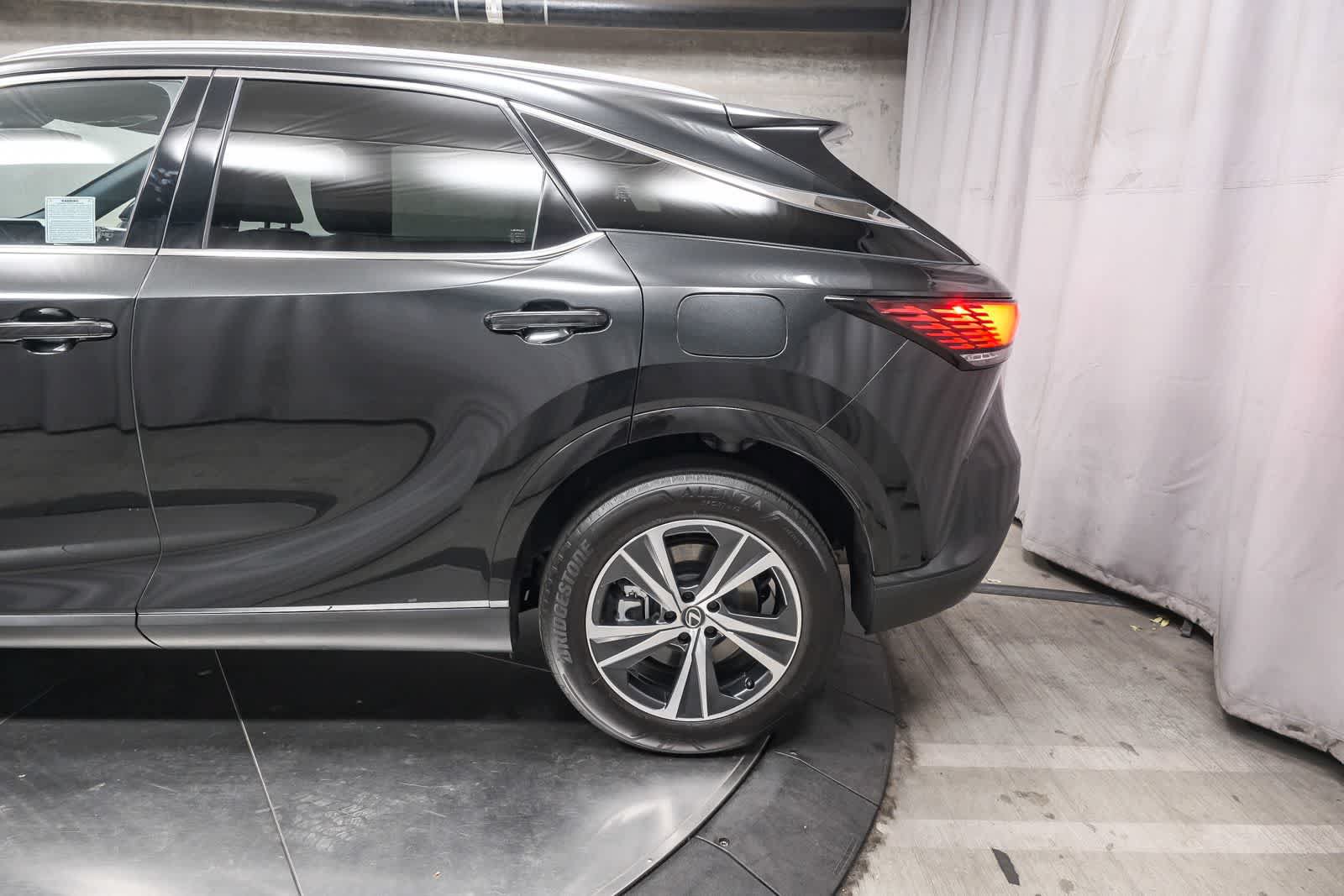 Used 2024 Lexus RX 350 Premium w/ Cold Area Package FWD image 8