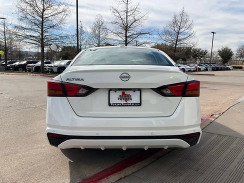 Used 2025 Nissan Altima 2.5 SV image 7
