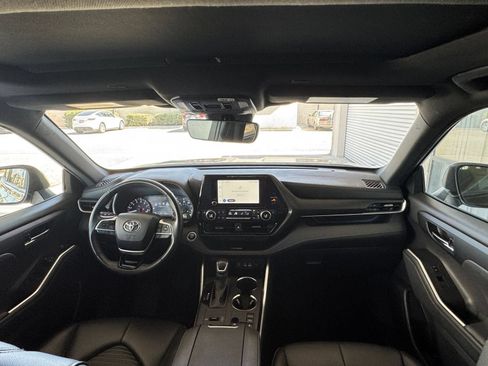 Used 2024 Toyota Highlander XSE FWD image 36
