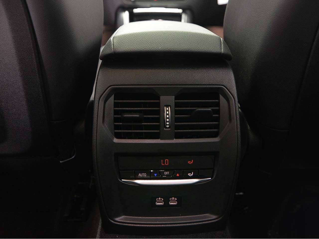 Used 2026 BMW 330i Sedan w/ M Sport Package RWD image 10