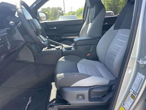 Used 2025 Toyota Tacoma TRD Sport image 13