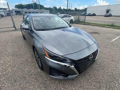 Used 2025 Nissan Altima 2.5 SV w/ SV Premium Package