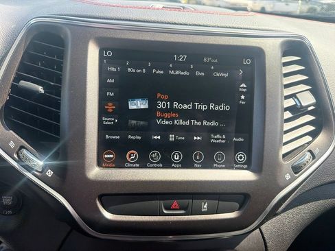 Used 2022 Jeep Cherokee Trailhawk w/ Sun, Sound & Nav Group AWD/4WD image 15