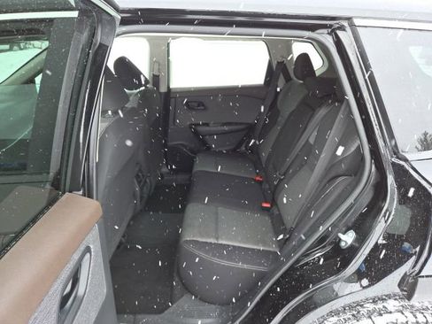 Used 2022 Nissan Rogue S image 18