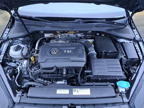 Used 2017 Volkswagen Golf SEL image 19