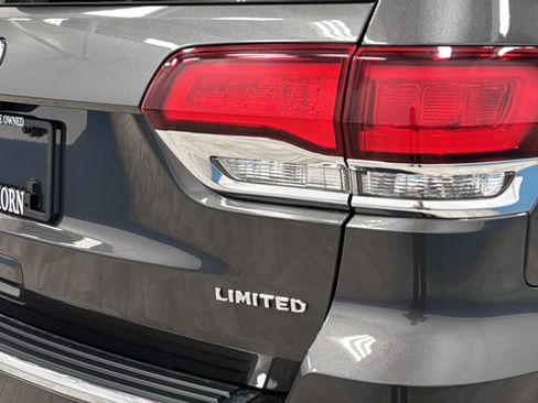 Used 2021 Jeep Grand Cherokee Limited w/ Premium Lighting Group AWD/4WD image 33
