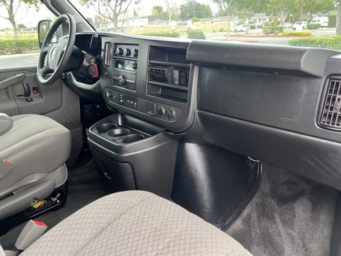 Used 2018 Chevrolet Express 3500 LT w/ LT Preferred Equipment Group RWD image 15